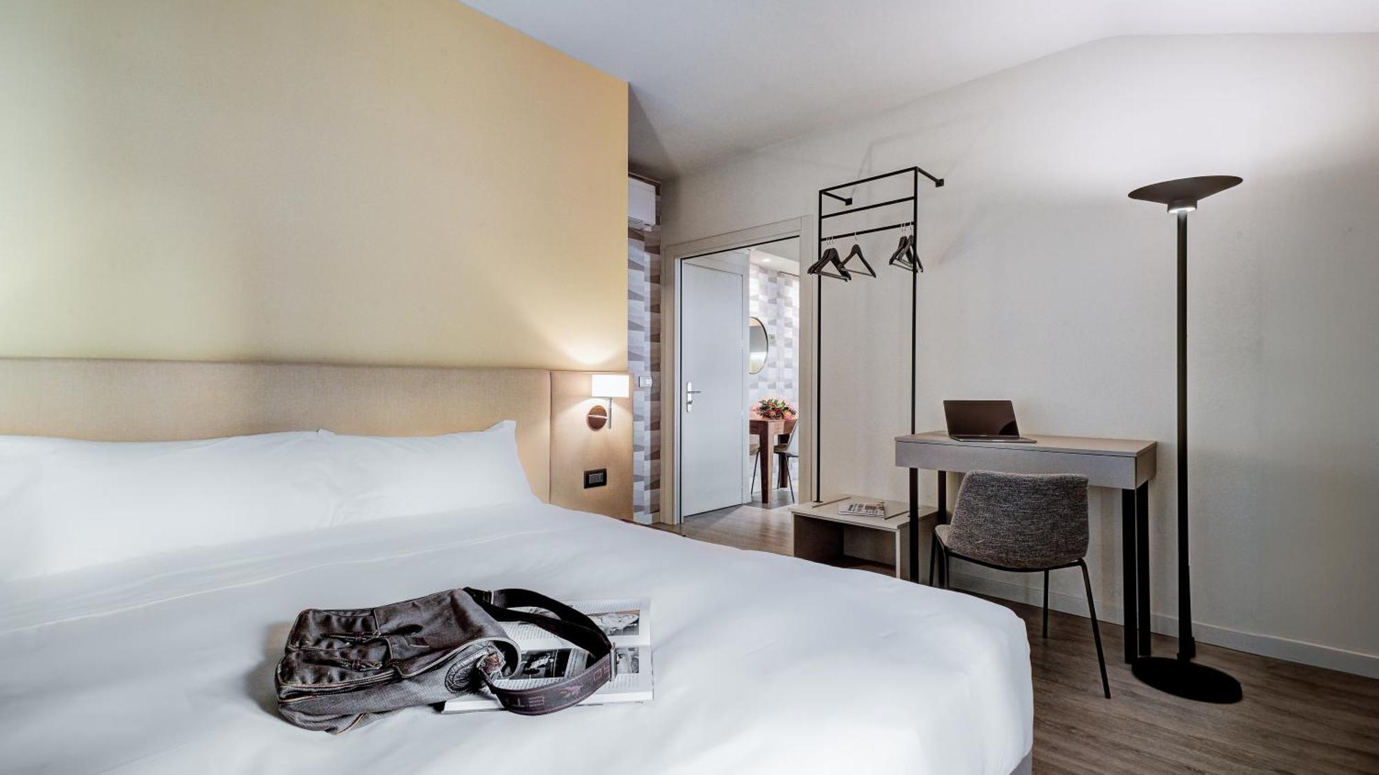 Be Duomo - Self Check-In Bed & Breakfast Voghera Exterior photo
